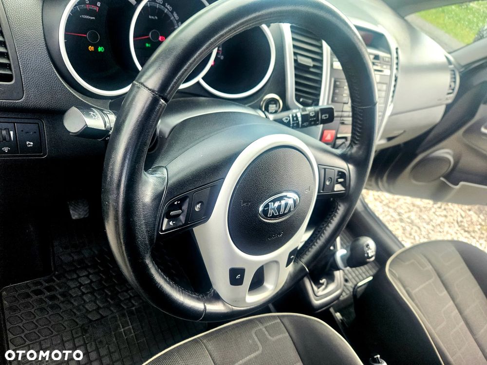 Kia Venga 1.6 CRDi 128 Edition 7 - 28