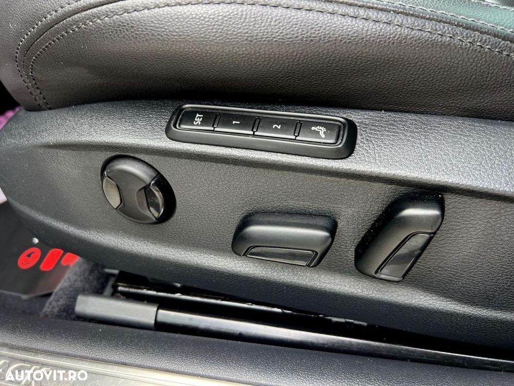 Volkswagen Passat Alltrack - 12