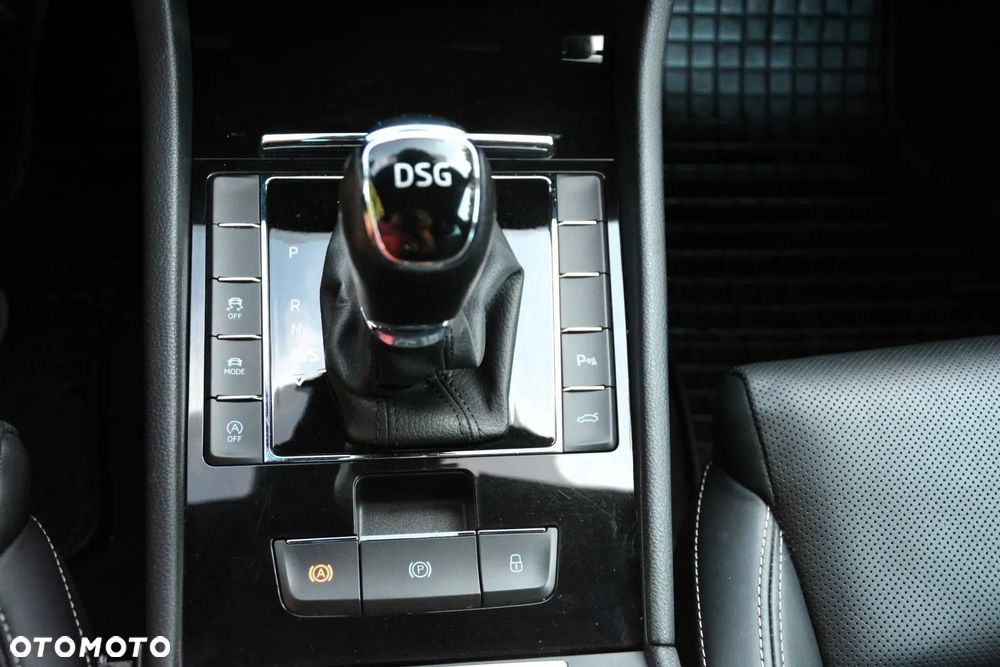 Skoda Superb 2.0 TDI SCR L&K DSG - 35