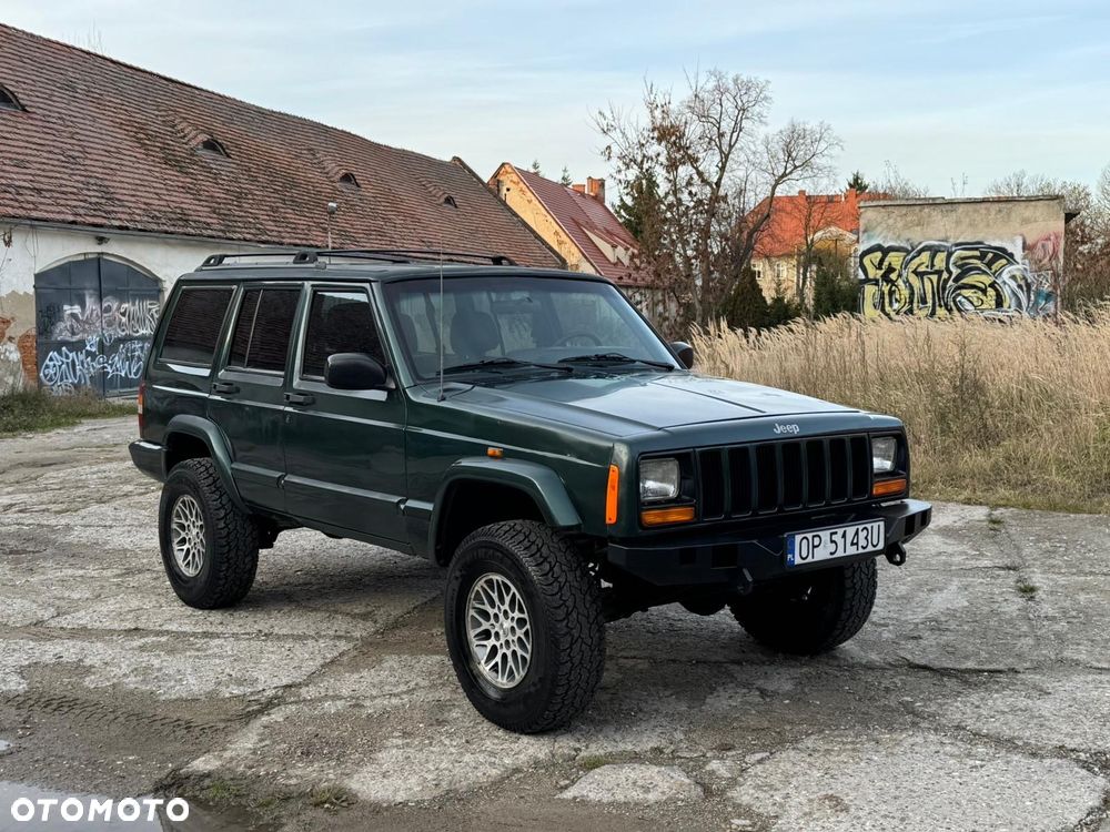 Jeep Cherokee - 4