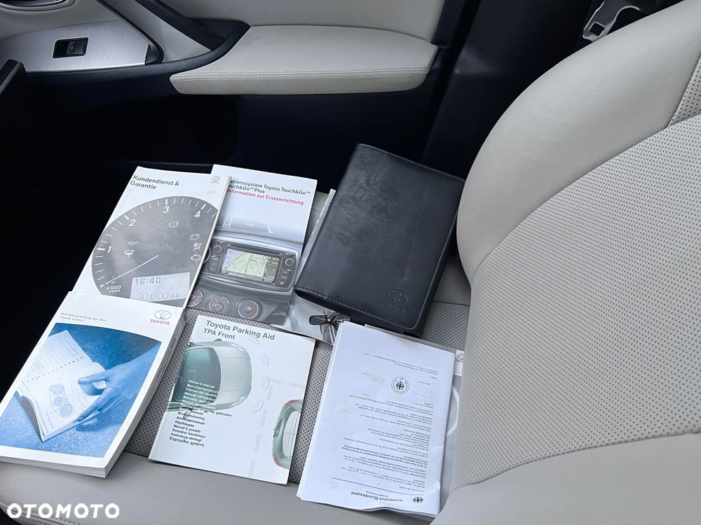 Toyota Avensis 1.8 Premium MS - 32