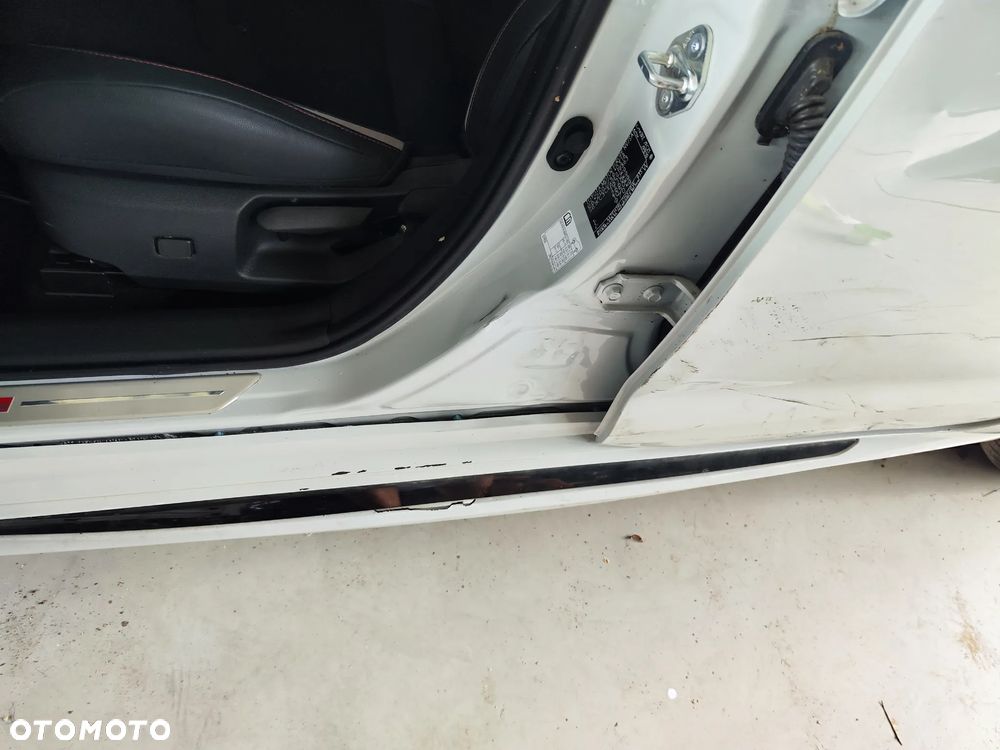 Toyota Corolla 2.0 Hybrid GR Sport - 15