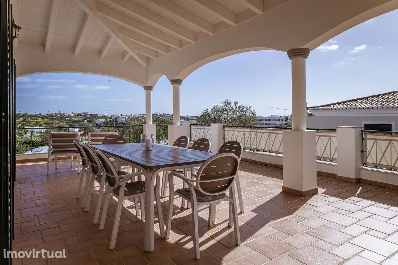 FANTÁSTICA MORADIA T3+1 COM PISCINA AQUECIDA E GARAGEM NO PORTO DE MÓS - Grande imagem: 3/52