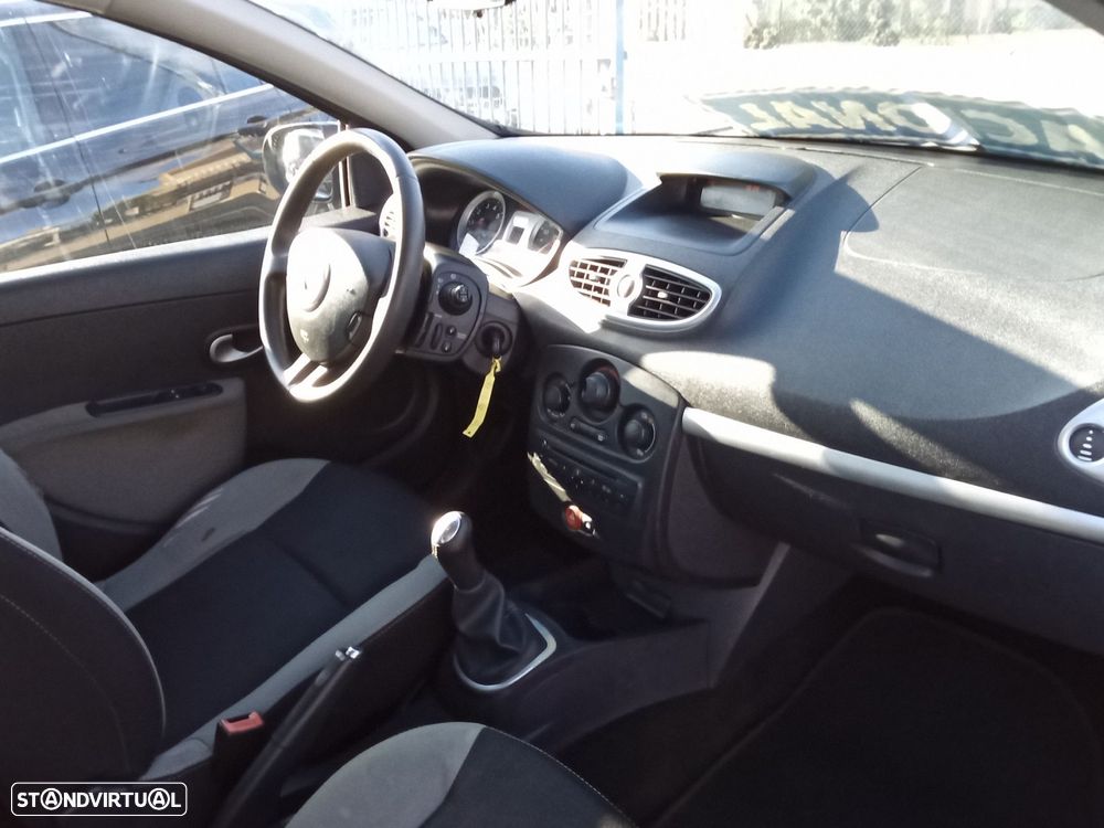 Renault Clio Break 1.2 16V GT - 11
