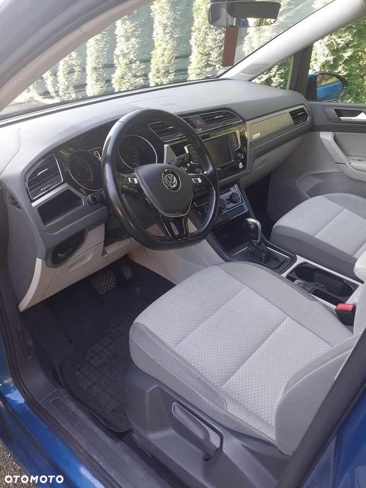 Volkswagen Touran - 5
