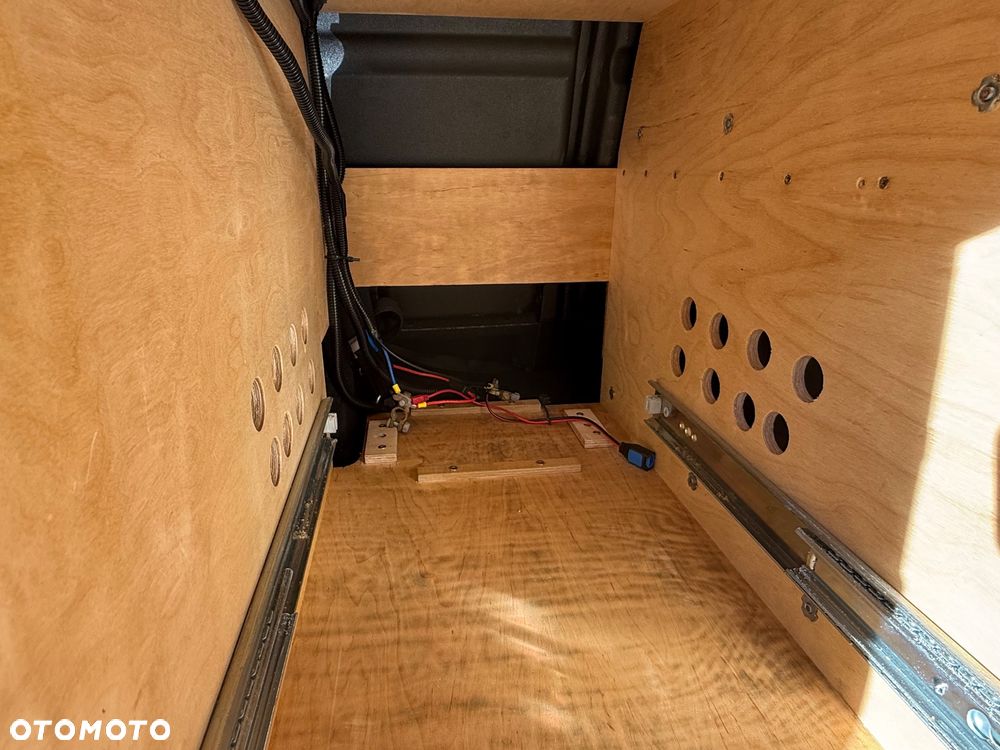 Land Rover Discovery - 22