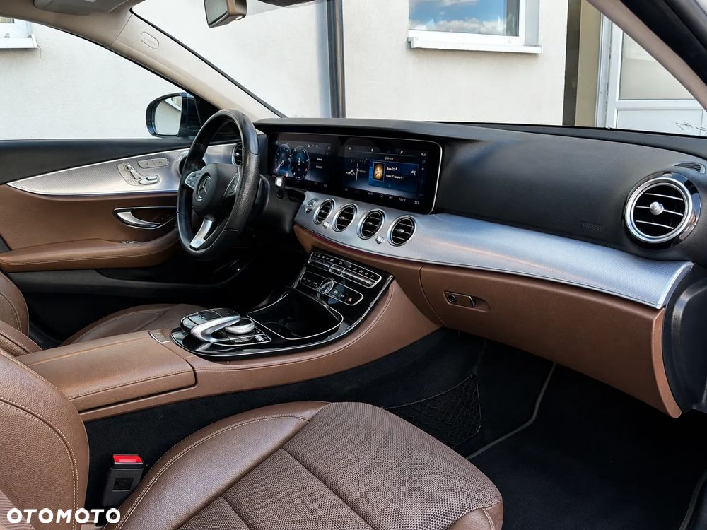 Mercedes-Benz Klasa E 220 d 4-Matic All-Terrain - 11