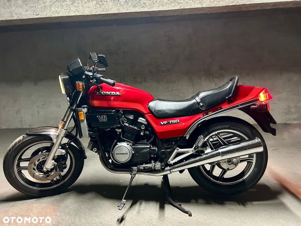 Honda VF - 2