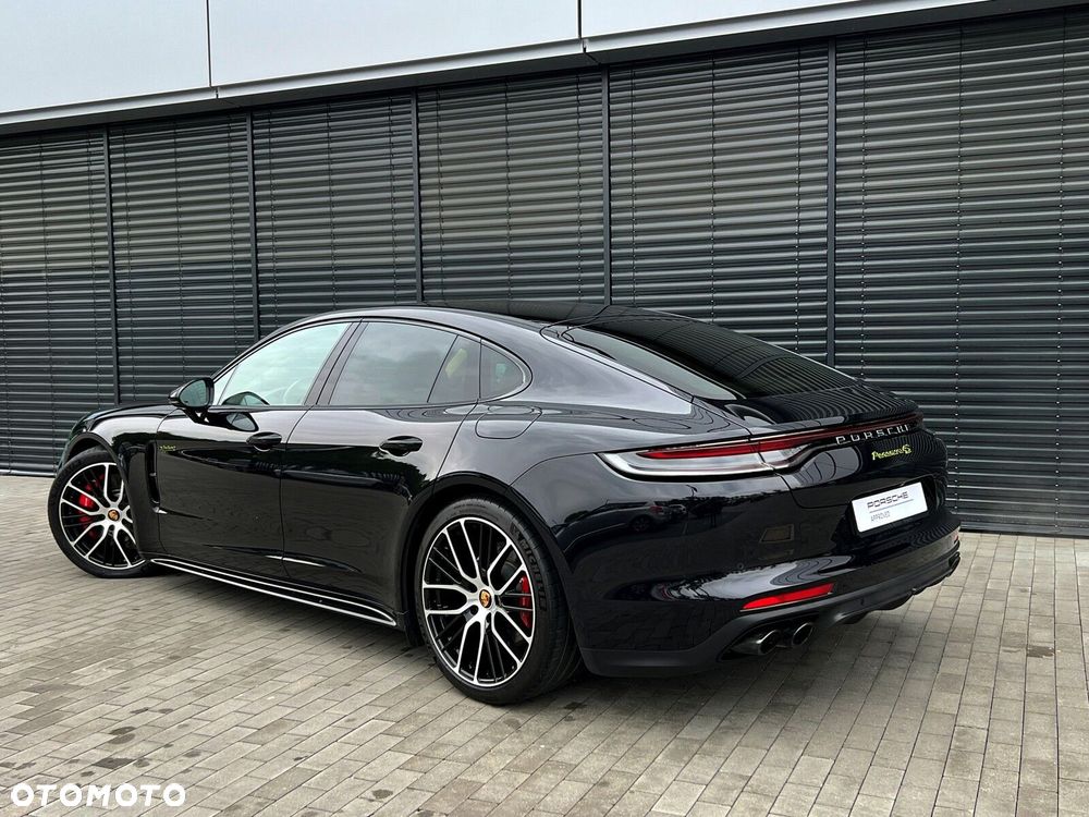 Porsche Panamera - 4
