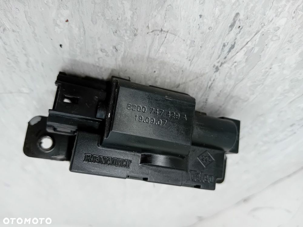 ZAMEK KLAPY RENAULT LAGUNA III 8200747429A - 6