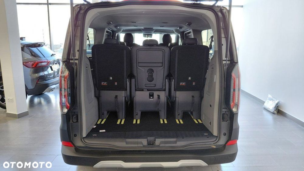 Ford Tourneo Custom - 8