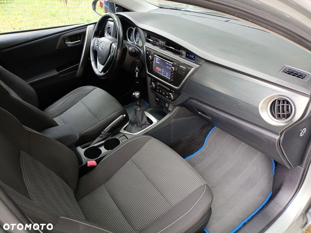 Toyota Auris 1.6 Luna - 7