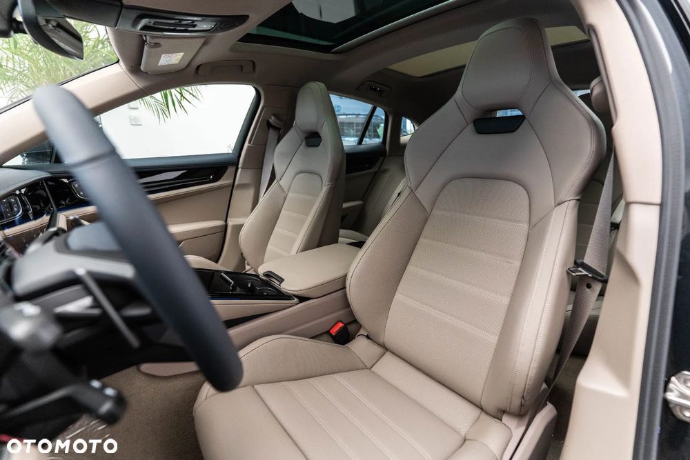 Porsche Panamera 4 E-Hybrid PHEV - 14