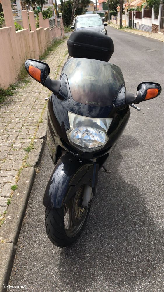Honda CBR 1100 XX Super Blackbird - 4