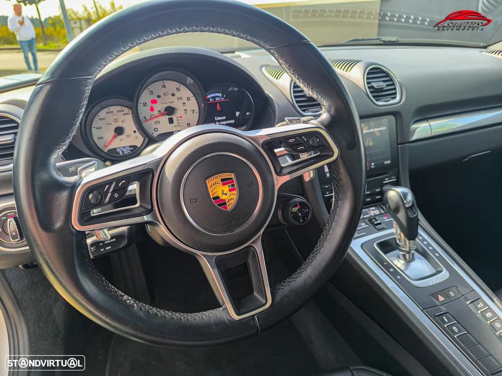 Porsche 718 Cayman - 15