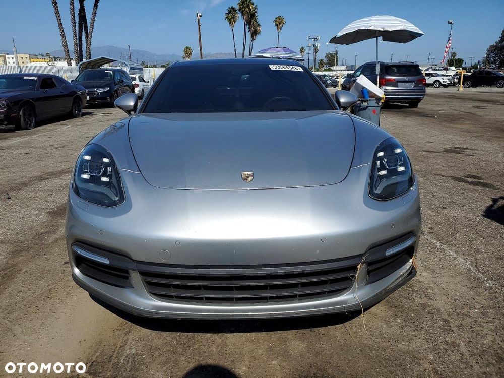 Porsche Panamera 4S - 5