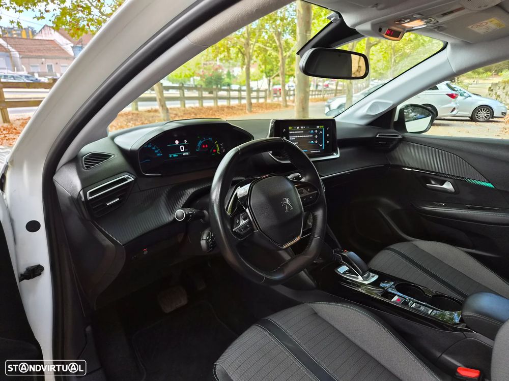 Peugeot e-208 Allure+ - 11