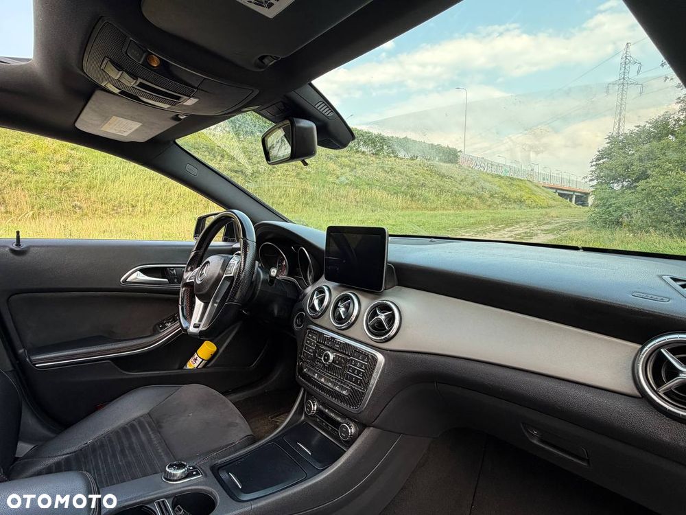 Mercedes-Benz CLA 250 4-Matic 7G-DCT - 13