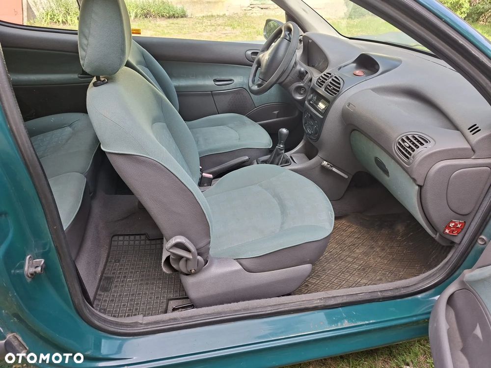 Peugeot 206 1.1 XR - 6
