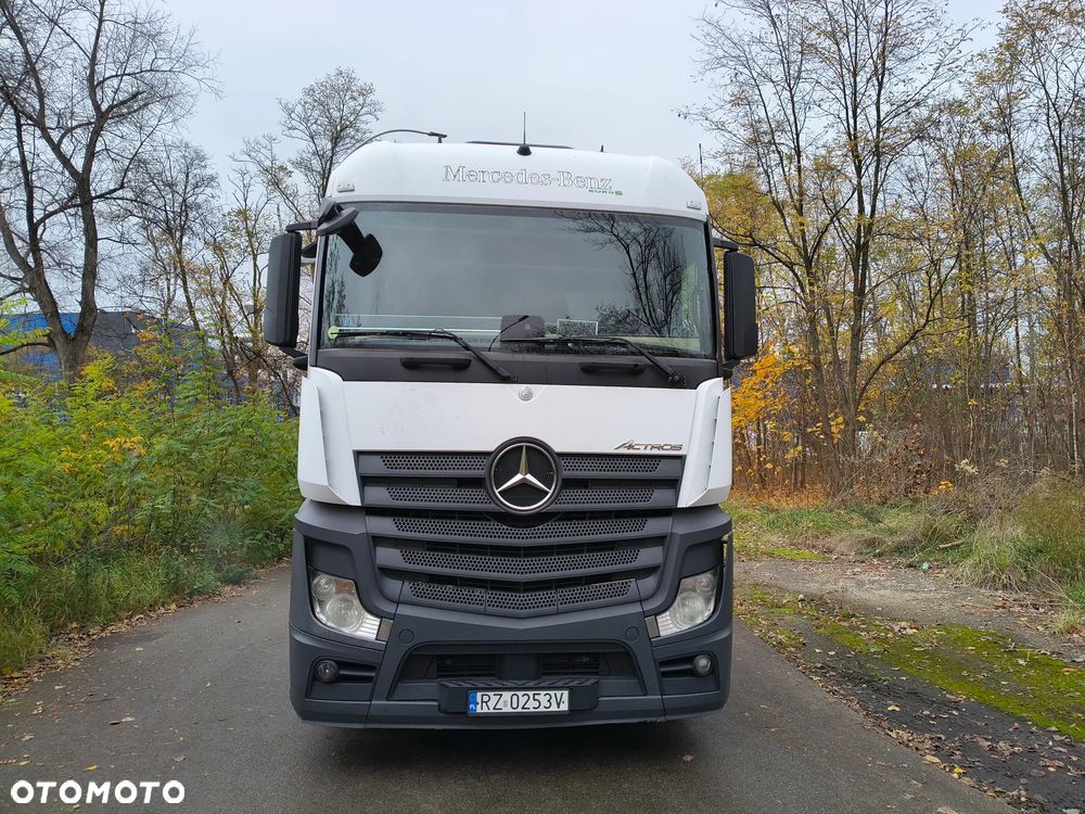 Mercedes-Benz Actros - 14