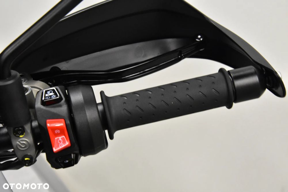 Moto Guzzi Stelvio - 25