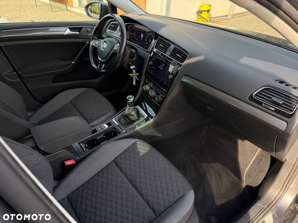 Volkswagen Golf 1.5 TSI OPF R-Line - 18