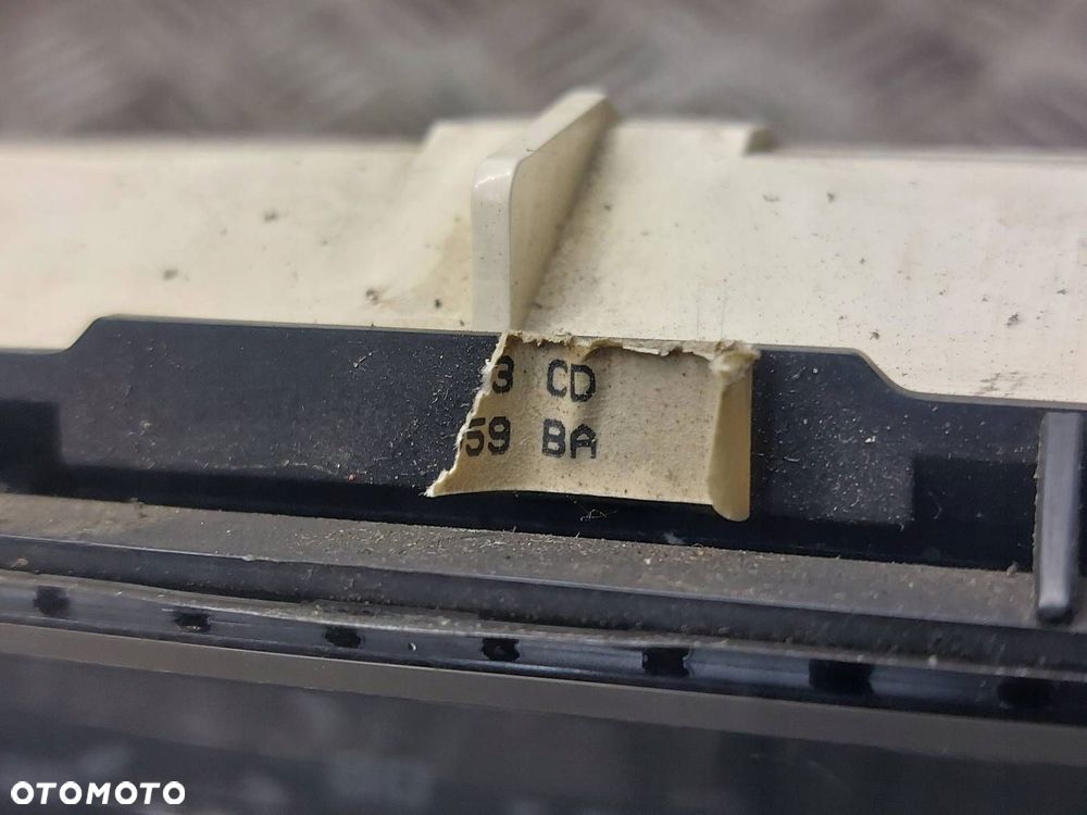 LICZNIK ZEGARY VOLKSWAGEN PASSAT B3 2.0 8V 357919059BA - 2