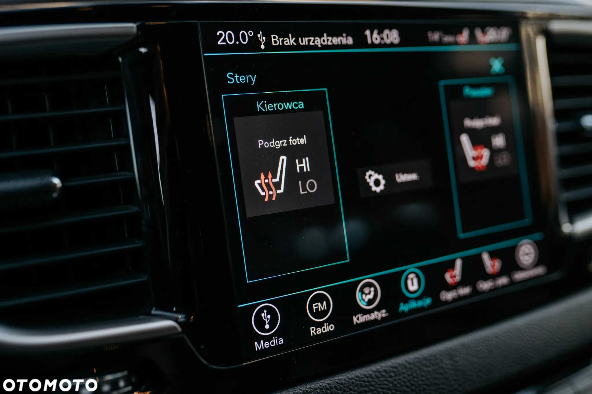 Chrysler Pacifica - 29