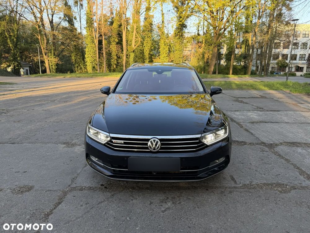 Volkswagen Passat - 2
