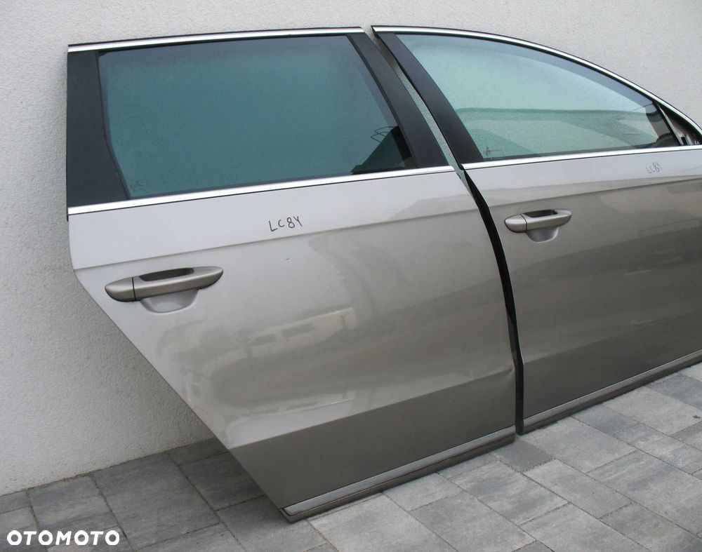 VW Passat B7 10-14r Drzwi prawe przód kompletne lakier LC8Y - 7