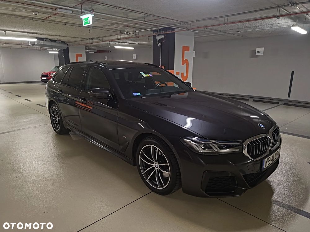 BMW Seria 5 520d xDrive - 4