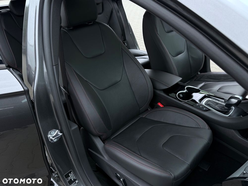 Ford Mondeo - 40
