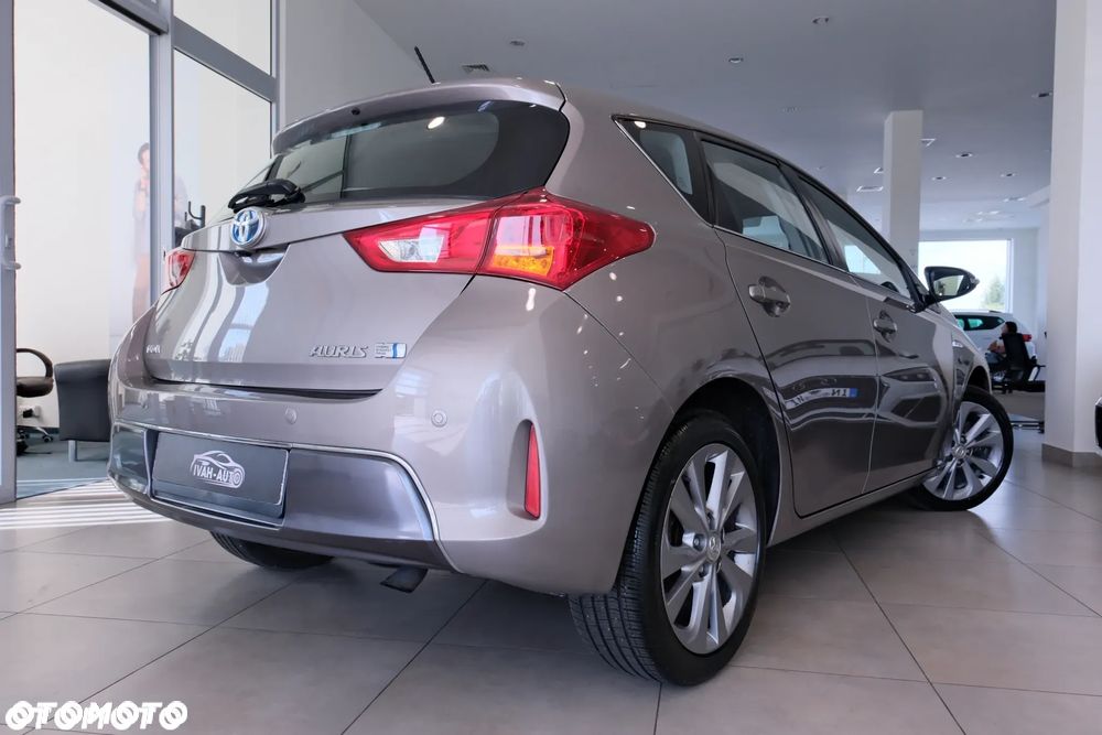 Toyota Auris 1.8 HSD Prestige - 11