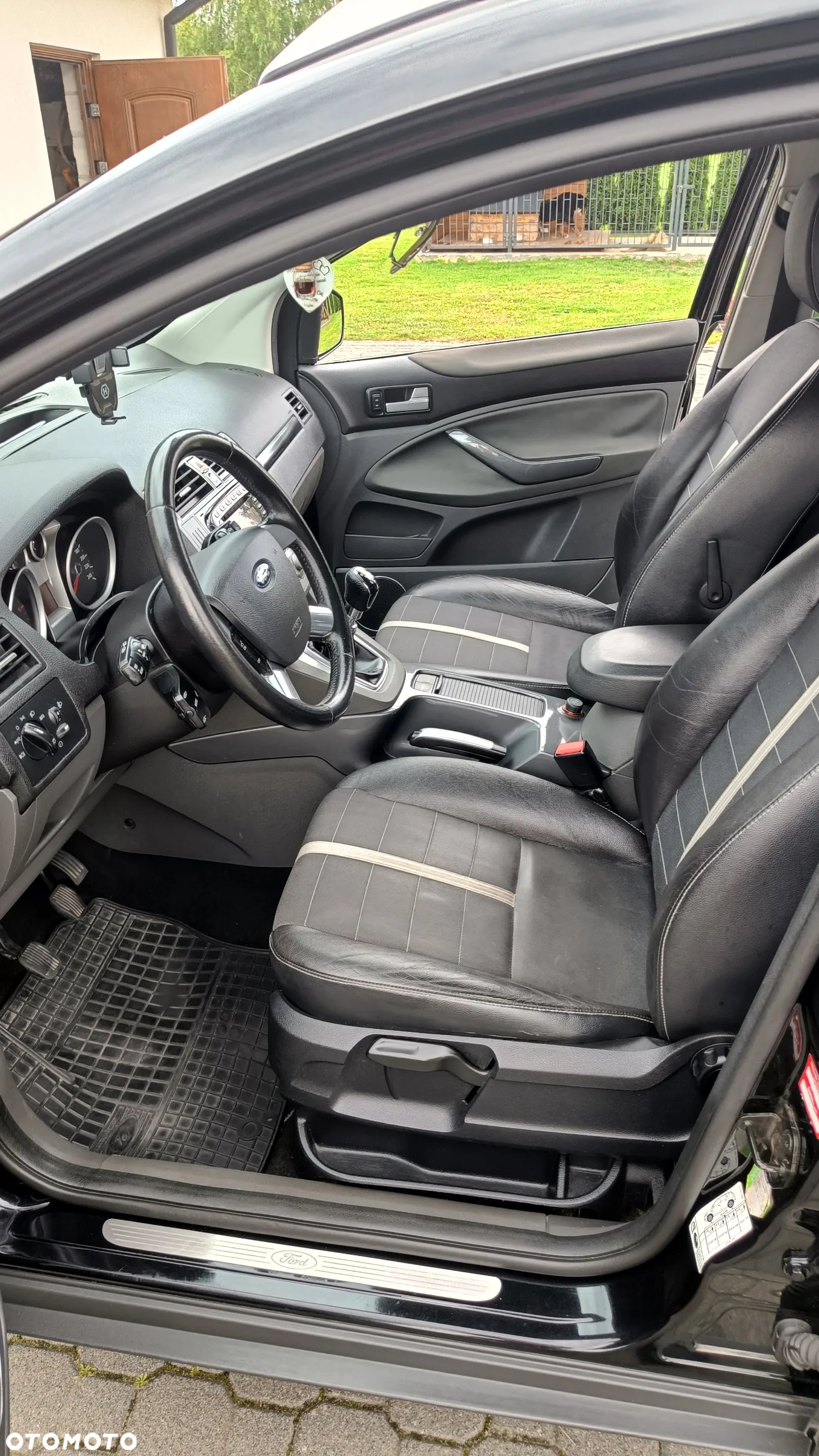 Ford Kuga 2.0 TDCi 4x4 Titanium - 20
