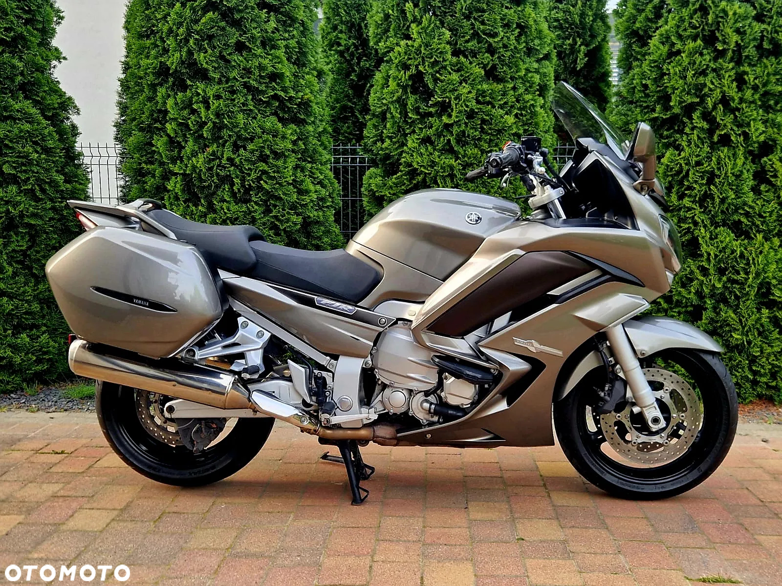 Yamaha FJR - 10