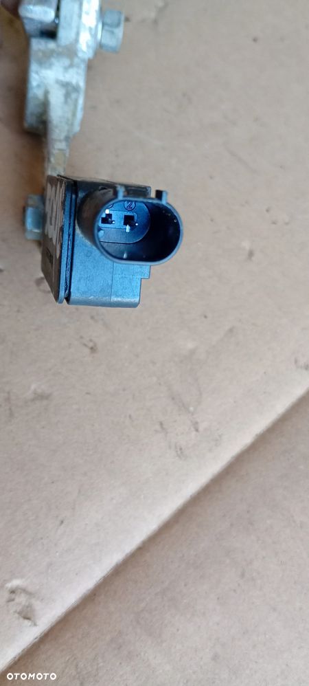 Klema minusowa bezpiecznik akumulatora Fiat 500E 52139571 - 6