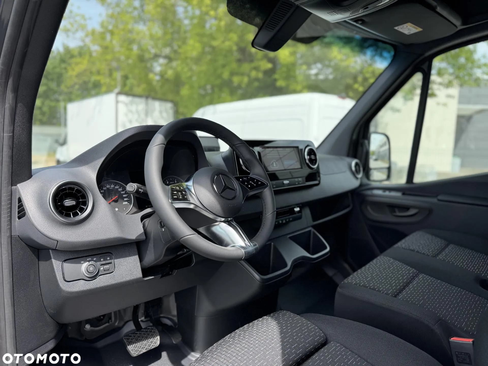 Mercedes-Benz Sprinter - 9