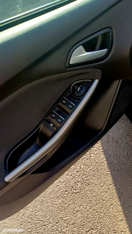 Ford Focus 1.0 EcoBoost 99g Start-Stopp-System SYNC Edition - 12