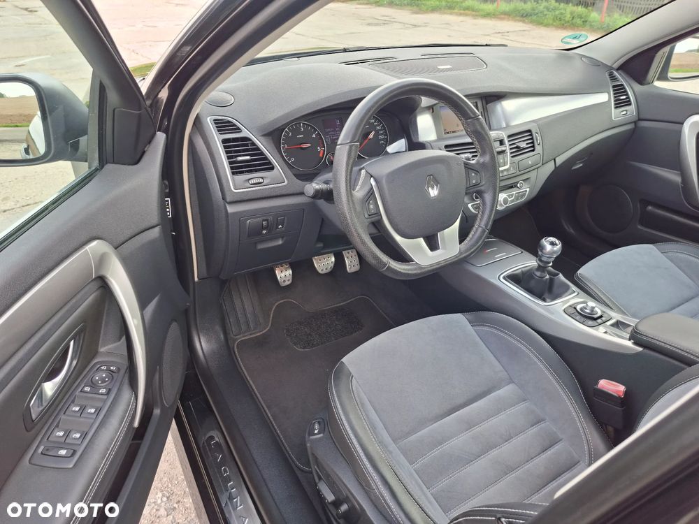 Renault Laguna dCi 180 FAP GT - 24