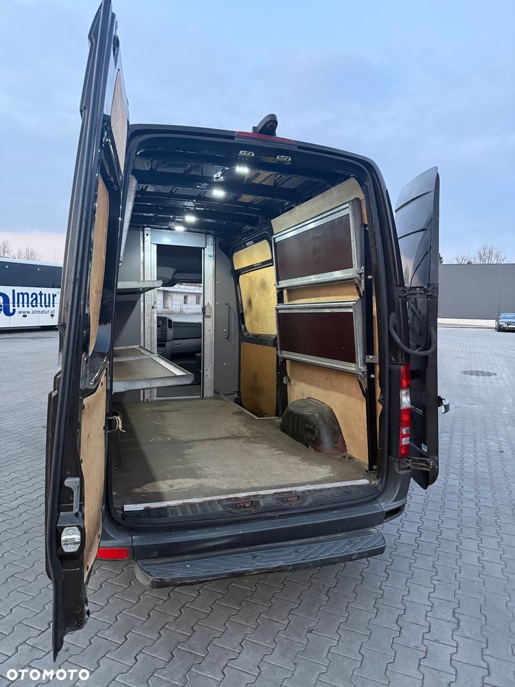Mercedes-Benz Sprinter - 17
