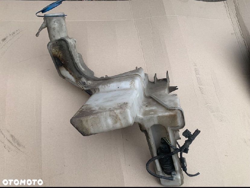 Zbiorniczek płynu spryskiwaczy pompka volkswagen passat b6 - 2
