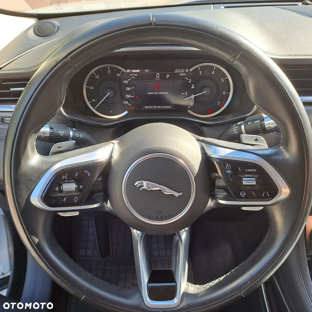 Jaguar F-Pace - 6