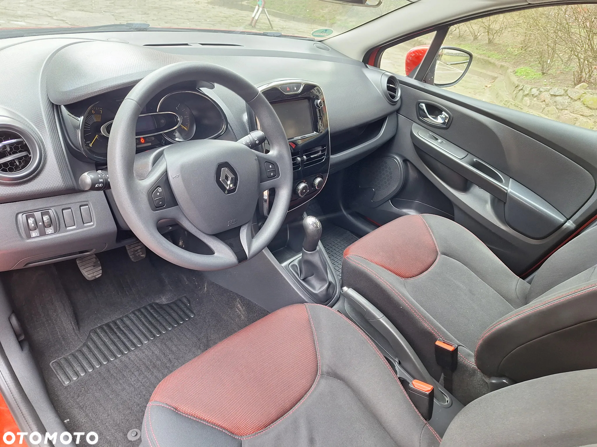 Renault Clio Grandtour 1.2 16V 75 Business - 21