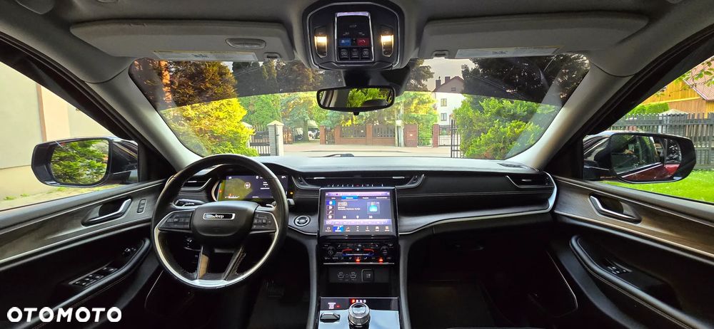 Jeep Grand Cherokee - 19