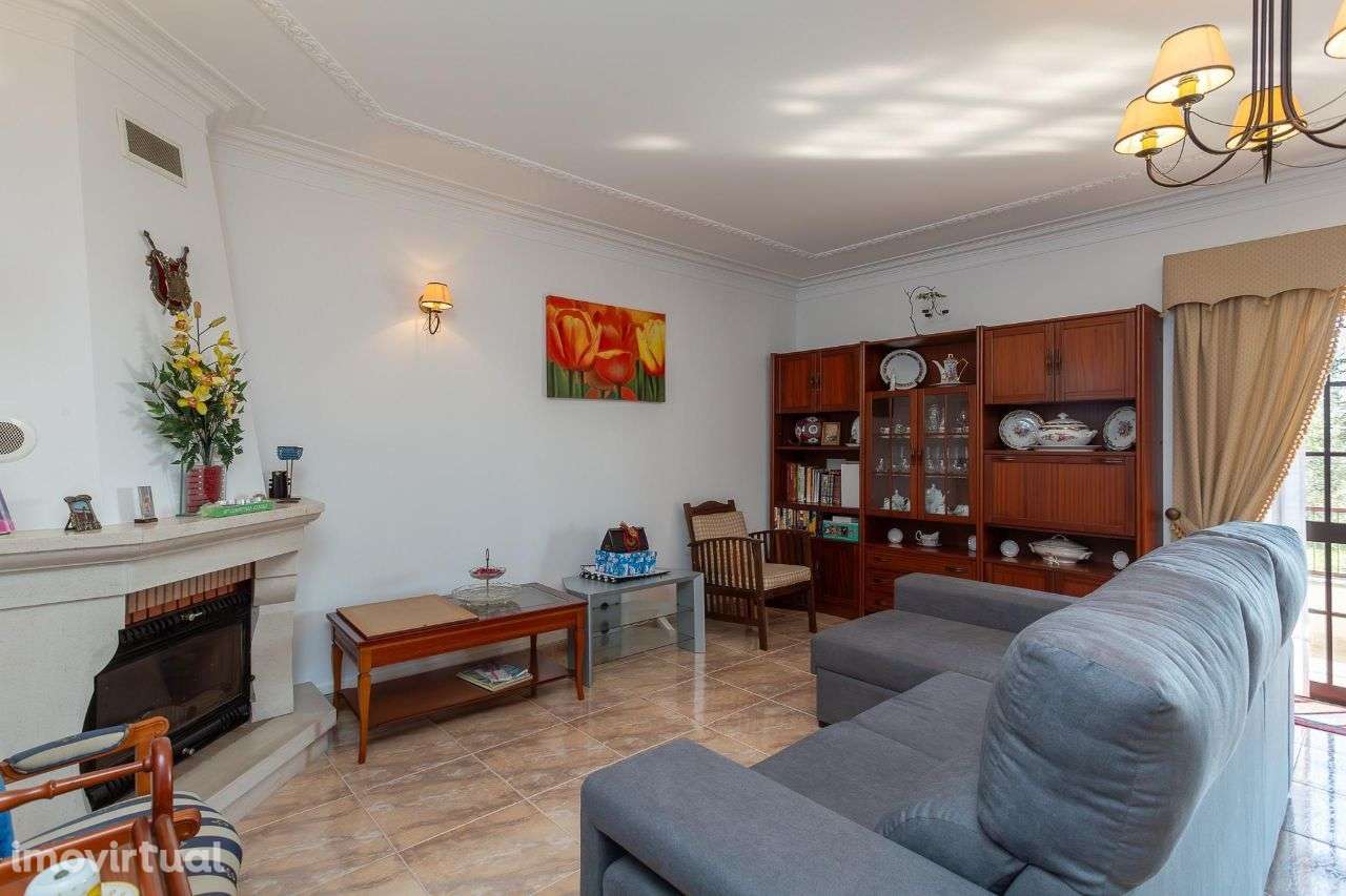 Vende-se Moradia T4 em Albarraque - Grande imagem: 3/25