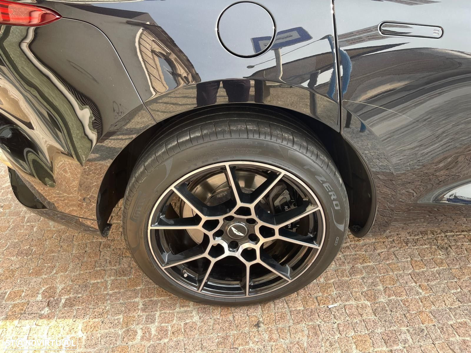 Aston Martin DBX Standard - 15