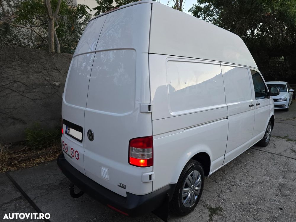 Volkswagen Transporter - 2