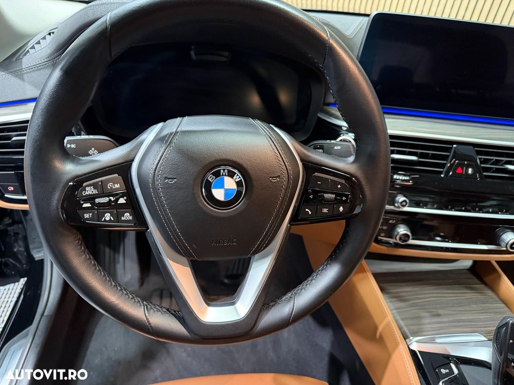 BMW Seria 5 520d Aut. Luxury Line - 15