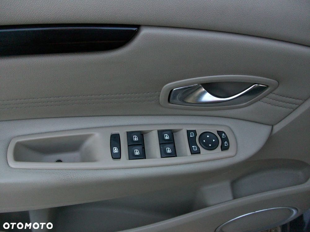 Renault Grand Scenic Gr 2.0 16V Bose Edition CVT - 18
