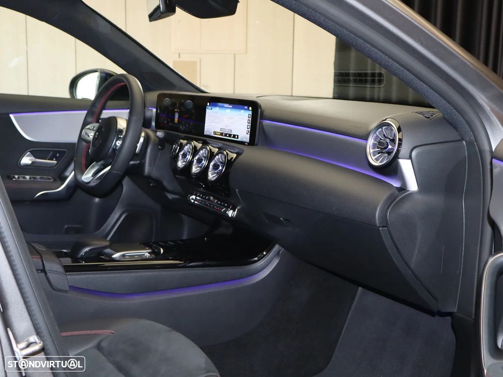 Mercedes-Benz A 180 7G-DCT AMG Line - 16